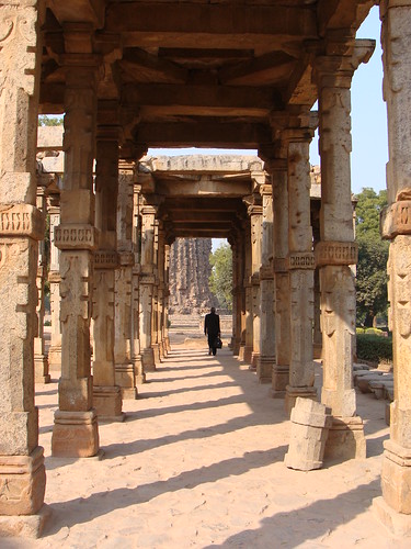 india art architecture temple hall ruins delhi pillar culture granite pillars archeology qutub minar dilapidated qutubminar
