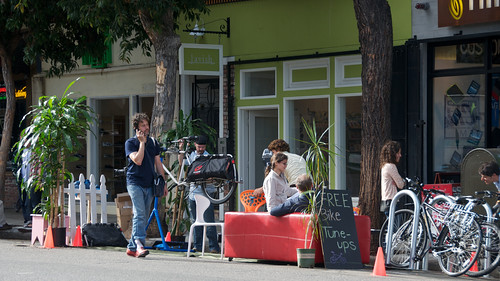 Park(ing) Day, San Francisco (by: Steve Rhodes, creative commons)