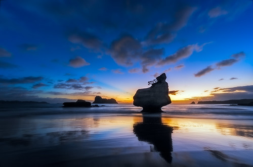longexposure blue newzealand seascape reflection sunrise nikon wideangle nz coromandel eastcoast rockstack hahei firstlight cathedralcove nofilters colourimage mareslegcove 1024mm sphinxrock d7000