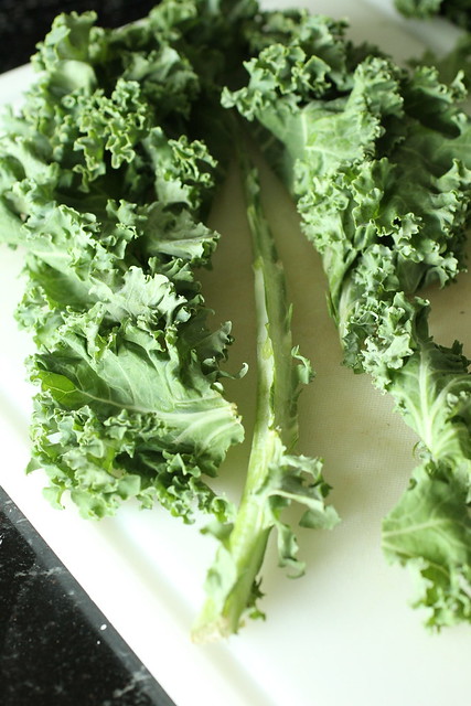 removing the stem from green kale