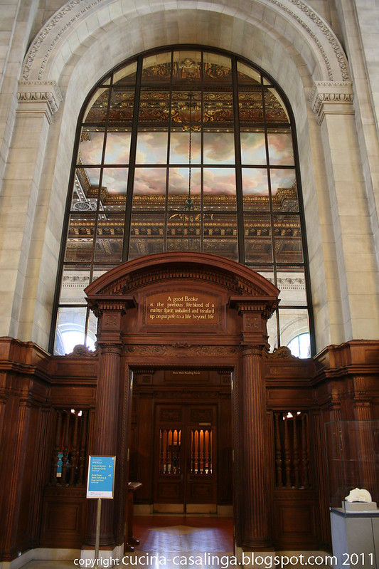 Public Library Vorraum Lesesaal