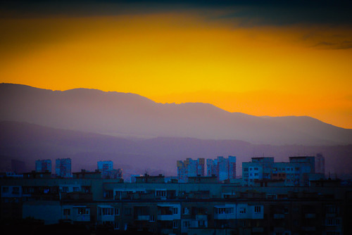 city sunset orange sun mountain mountains yellow evening sofia dusk hill over bulgaria balkans setting range българия софия sofiacity