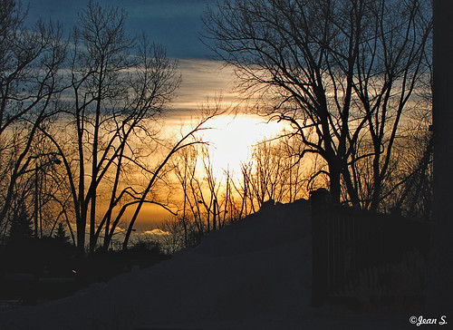 blue winter sunset sky sun black silhouette yellow clouds canon maizerets