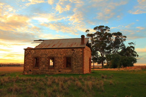 school sunset abandoned rural ruin derelict decaying manatoo midnorthsouthaustralia