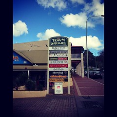 Late lunch at Chicken Treats. #lunch #perth #iphone @passion_amy
