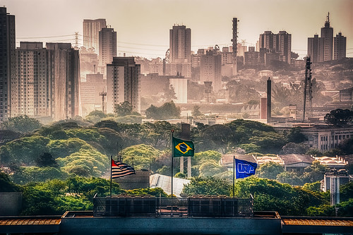 city cidade brazil urban bandeira brasil buildings university cityscape sãopaulo flag antiga hdr usp hdri prédios universidade butanta reitoria rvcroffi