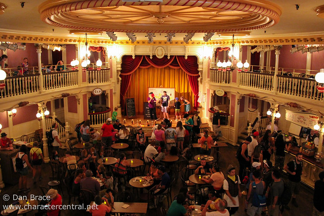 Taking a break at the Golden Horseshoe Stage