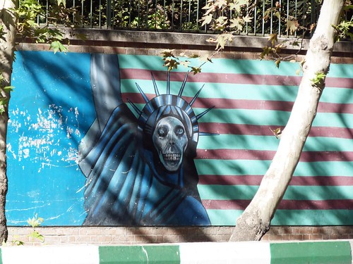 Pintura en la que fuera Embajada de Estados Unidos en Irán