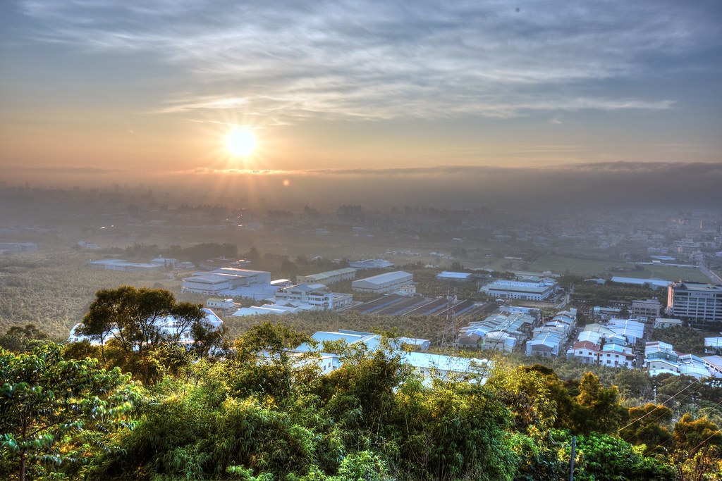 in Taiwan Taichung . 台灣台中 .潭子觀台中方向的日落 DSC_0653 | 攝於台中潭子 潭子區是… | Flickr