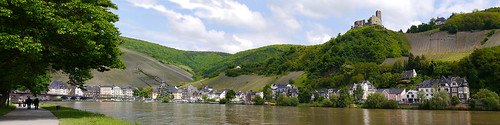 panorama castle river germany photo vineyard mosel moselle moselriver bernkastelkues moselleriver germany2013