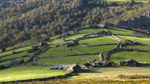 paisaje landscape asturias allande elcampel majadaelcampel occidenteasturiano asturianwest rural majada sheepfold cabañas cabins xuanmoro