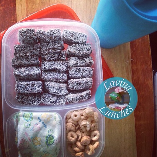 Loving looking forward to our baby play date in the park… bring a plate so our @easylunchboxes get an outing too! Laming ton bites from @Coles, @littlebellies banana cereal and a bib. Don't forget mummy's cuppa too!
