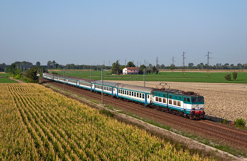 railroad railway trains bahn lombardia mau ferrovia treni pavese e656 caimano nikond90 rv2531
