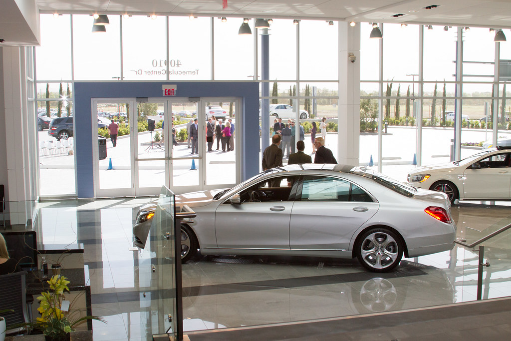 Mercedes Benz Dealership Opens In Temecula A Red Letter Day For Temecula Auto Mall Temecula Grapevine