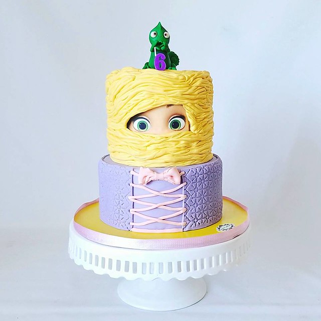 Tangled Cake made for the Icing Smile Foundation by Samantha Lucena Regnström of Sweet Mercy