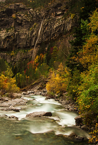 santa parque autumn españa rio forest de puente waterfall y bosque elena otoño salto monte nacional ara perdido ordesa bujaruelo aragón carpin