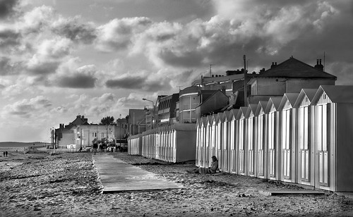 ocean street sea sky blackandwhite bw cloud costa mer white storm black france nature water monochrome clouds canon landscape blackwhite sand europe noiretblanc streetphotography sable nb ciel nuage nuages paysage rue francia plage picardie beatch urbanlife somme baiedesomme immensity photoderue lecrotoy blackwhitephotos urbanlifecandid