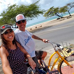 Rented bicycles so we could explore the island. Rode north along the shoreline to lunch and then checked out the Butterfly Farm and Bird Preserve. #lifeisgreat #aruba #arubaonehappyisland #bicyclecommuter #bikelife