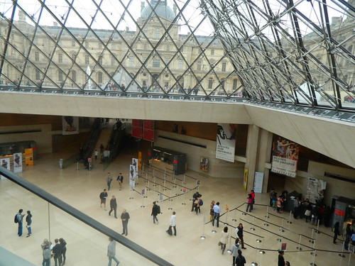 LouvrePyramidInside1