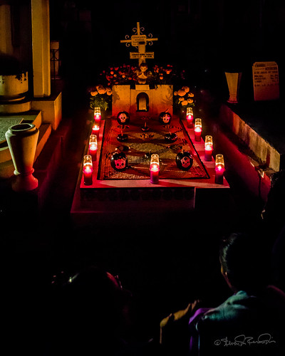 cemetery mexico oaxaca diademuertos candels ofrenda sdosremedios size5x4 ©stevendosremedios