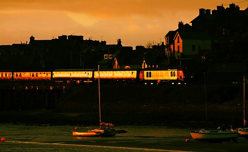sunset train railway 67 dbs northwales britishrailways ews class67 cambriancoast englishwelshandscottish dbschenker