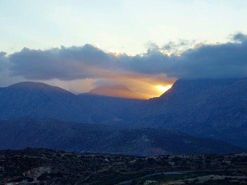 crete hike hiking walk walking vandra vandring sunrise soluppgång mountain berg cloud moln sky himmel light ljus