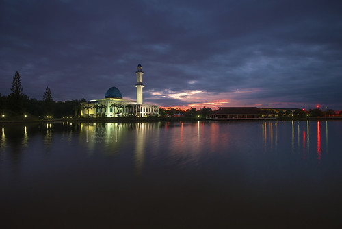 nightphotography sunrise mosque masjid 1635mm singleexposure sifoocom masjiduniten nikond800e nurismailphotography nurismailmohammed nurismail
