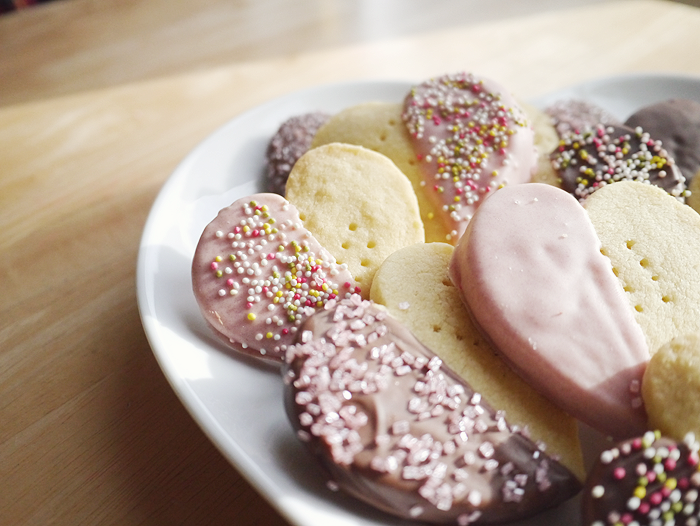 valentines chocolate dipped shortbread hearts recipe 3