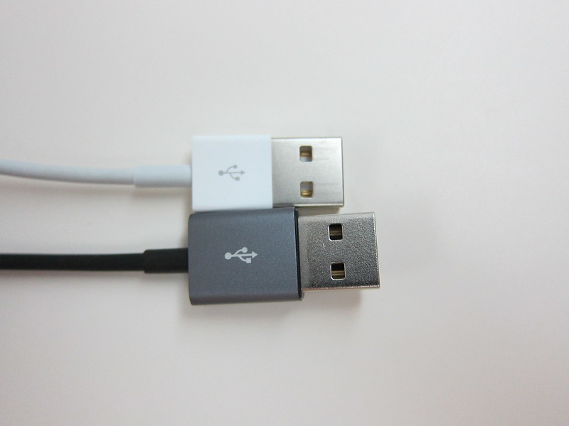 Moshi USB Cable with Lightning Connector vs Apple Lightning to USB Cable - USB Head