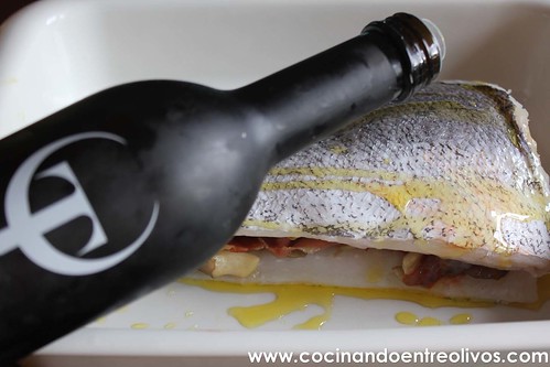 Merluza rellena de setas, langostinos y jamon www.cocinandoentreolivos (9)