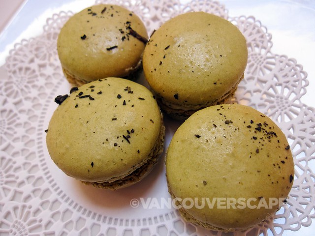 SALONTEA The Romantic (green tea-infused) macaron by Kitchening