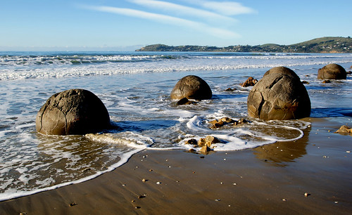 moreakiboulders concretions beach boulders seashore stones publicdomaindedicationcc0 geotagged freephotos