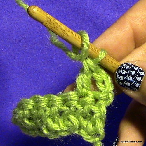 Stitchopedia-Getting-Started-Double-Crochet-1