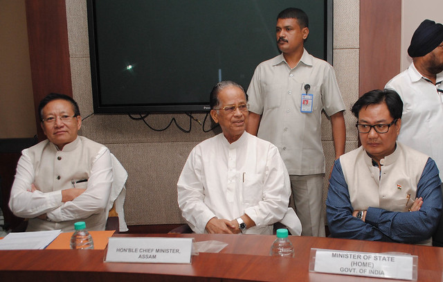 Assam CM Tarun Gogoi (centre) with union home minister for state Kiren Rijiju (right) and Nagaland CM TR Zeliang during the meeting in Guwahati.