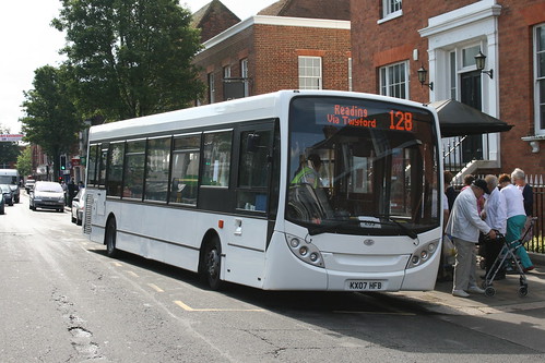 Courtney Buses KX07 HFB on Route 128, Wokingham Broad Street