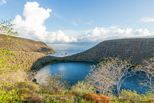 landscape ecuador cove lagoon galapagos volcanic taguscove isabelaisland lakedarwin