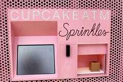 Los Angeles - Beverly Hills: Sprinkles Cupcakes - Cupcake ATM