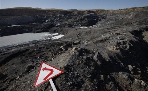 2012年4月，內蒙古自治區錫林郭勒盟躍進露天煤礦。圖片來源：綠色和平