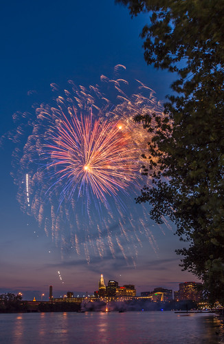 summer usa festival night fireworks connecticut riverfront hartford connecticutriver easthartford 06103 06108 johnjmurphyiii