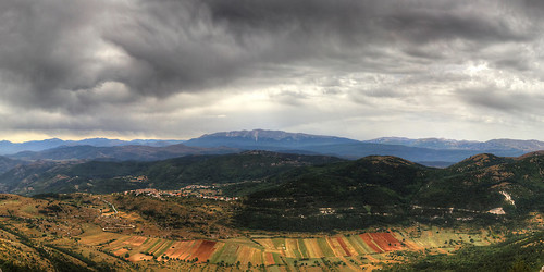 red summer mountains green colors yellow clouds montagne grey nuvole valle campo fields distance hdr rocca casteldelmonte highaltitude vallata campi imperatore calascio altaquota