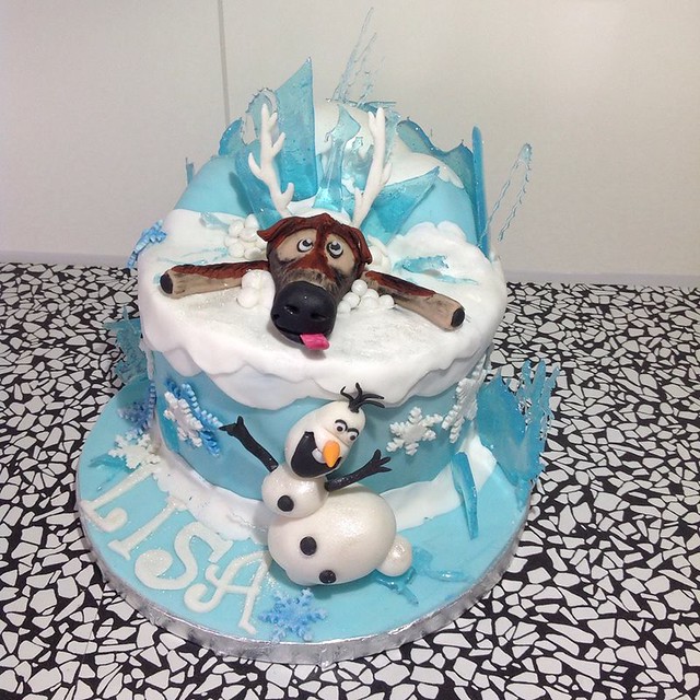 Frozen Theme Cake by Frau Doktor backt