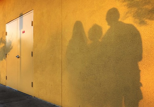 shadow yellow wall raw fav50 hdr photomatix 1xp peopleshadow nex6 selp1650