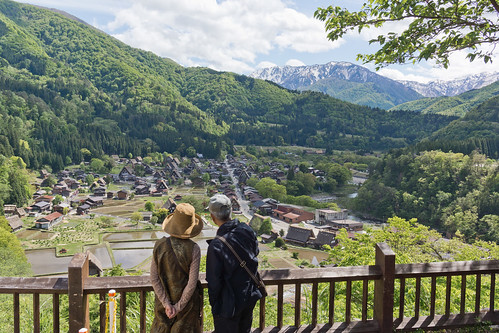 mountain green japan couple village sony 白川郷 1670mm nex7 sel1670z shirawkawago