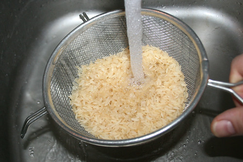 47 - Reis abspülen / Wash rice