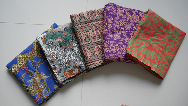 Batik for sale! Aurora Garuda, 5m, $40 (pending); Grassy Paisley, 5m, $40; Funky Geometry, 3.3m, $26.40; Watermelon Splash, 2m, $16