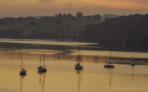 sunset orange reflections river boats evening dusk devon afterglow riverdart gampltoncreek