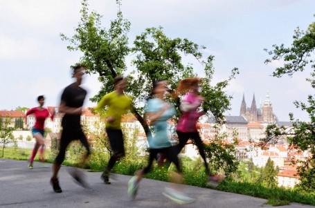 Praha v říjnu uvidí další city trail, přes Hrad do Bohnic