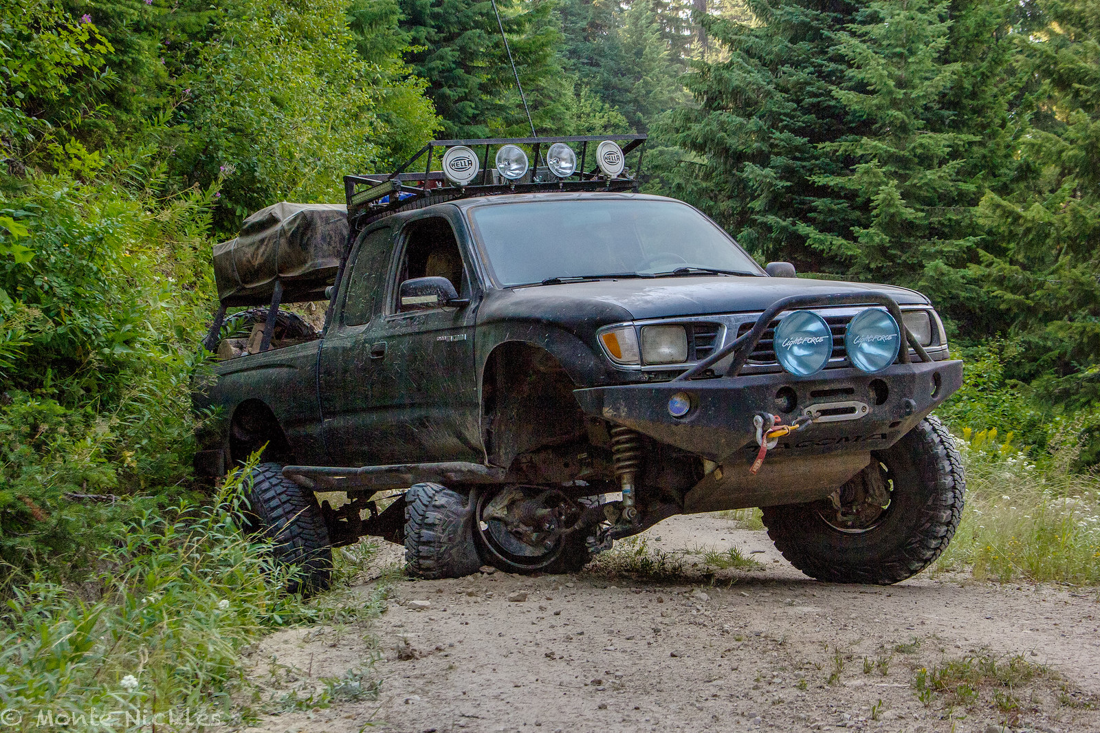 Mad runner expedition. Toyota 4runner 1995 off Road. 4runner 1st Gen. Toyota 4runner 1993. 4runner Expedition off Road.