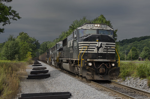 pennsylvania ns trains pa coal altoona norfolksouthern railfanning trainchasing sd60i