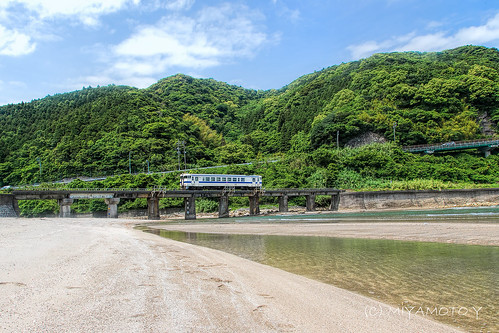 sea rock japan train seaside seashore nango kyushu miyazakipref
